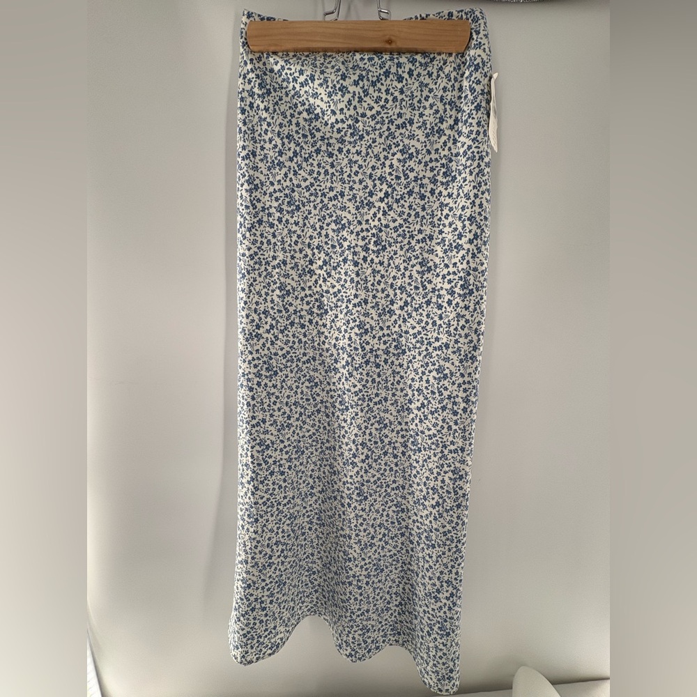 Altar’d State Floral Blue and White Maxi Skirt Size Small NWT
